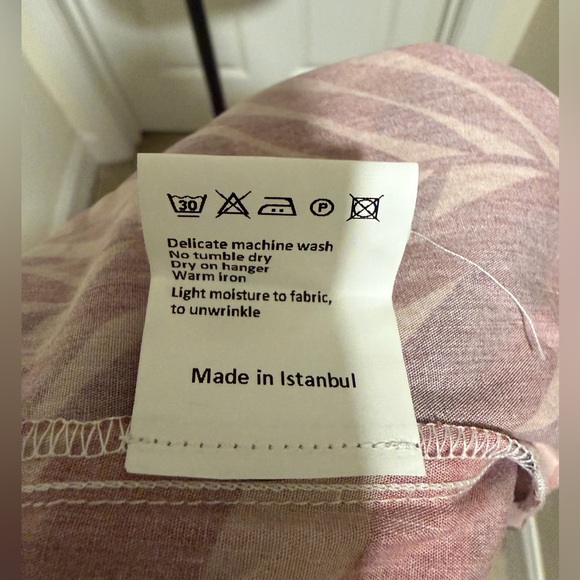 New with Tags Perlavera Cassie Red Leaf Pattern Button Down Maxi Dress sz Small - Picture 12 of 12